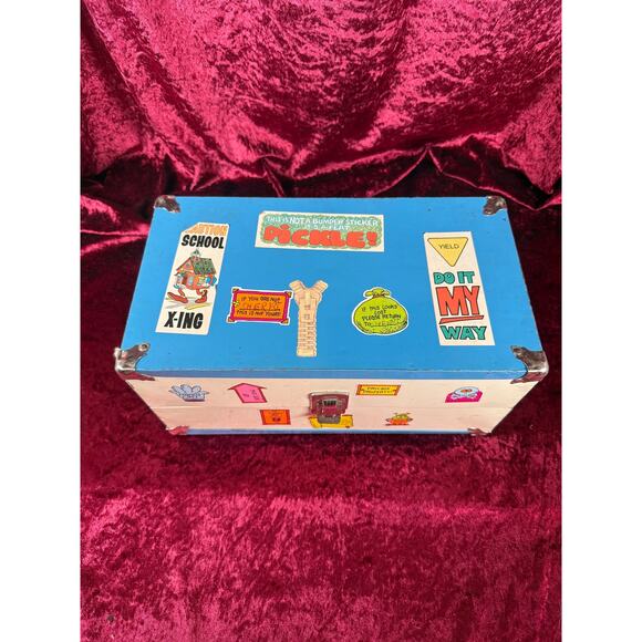 Vintage Toy Box - Metal Doll Suitcase with Dynamite Stickers - 1970s Storage - Picture 4 of 9